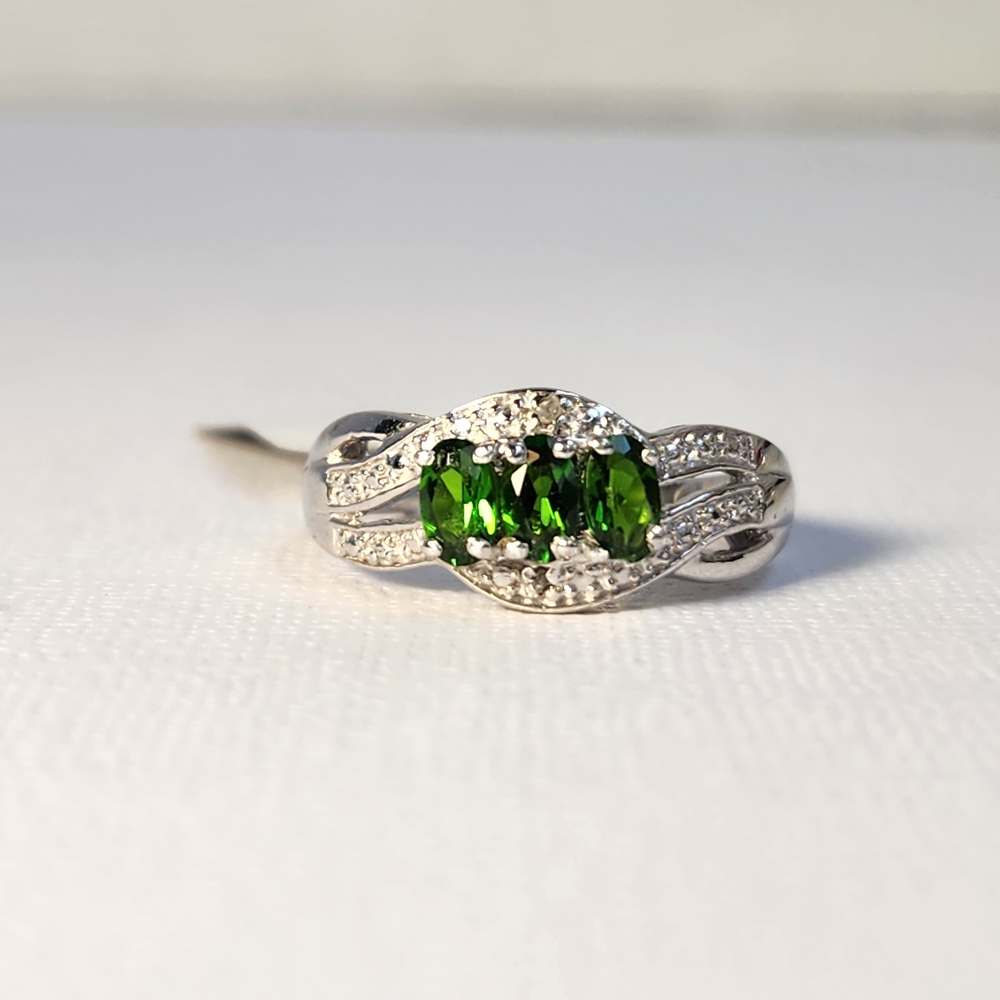 [SOLD LOCALLY] 925 Diopside Trilogy & Zircon Ring Sz 7 Petite Semi Vintage - Picture 4 of 12